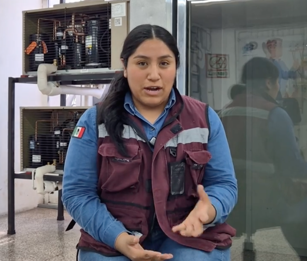 Primera mujer certificada EC0506